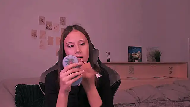 adelle046 online show from 10, 10, 2025