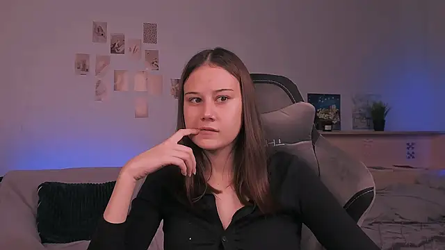 adelle046 online show from 12, 10, 2025