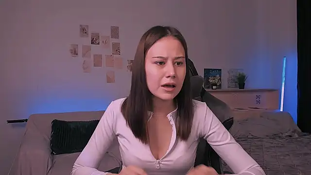 adelle046 online show from 18, 10, 2025