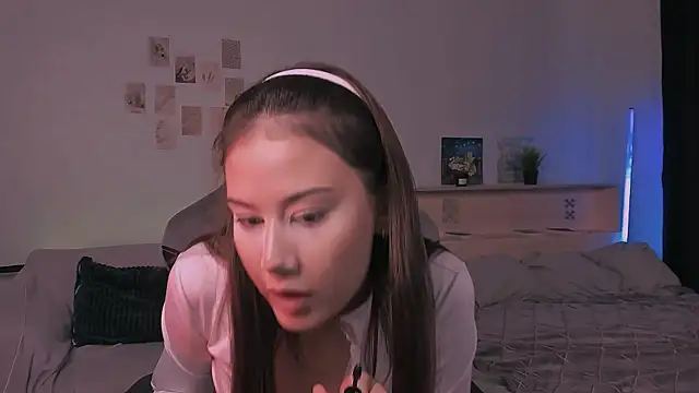 adelle046 online show from 6, 11, 2025