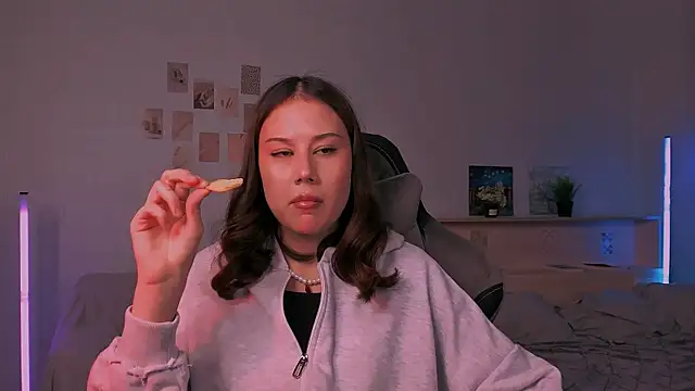 adelle046 online show from 11, 11, 2025