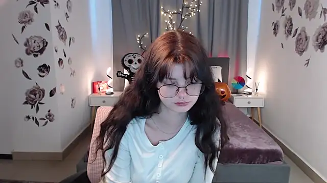 Snapshot of MileyRood chatting on 1, 11, 2025 MileyRood online show from 1, 11, 2025