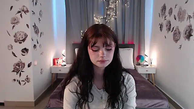 Snapshot of MileyRood chatting on 6, 11, 2025 MileyRood online show from 6, 11, 2025