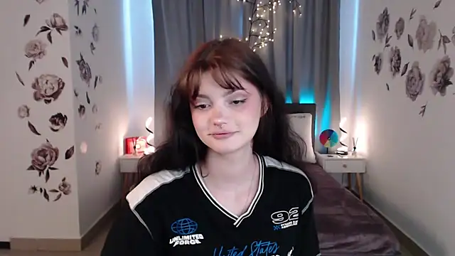 Snapshot of MileyRood chatting on 11, 11, 2025 MileyRood online show from 11, 11, 2025