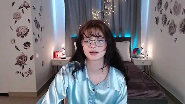 Snapshot of MileyRood chatting on 14, 11, 2025 MileyRood online show from 14, 11, 2025