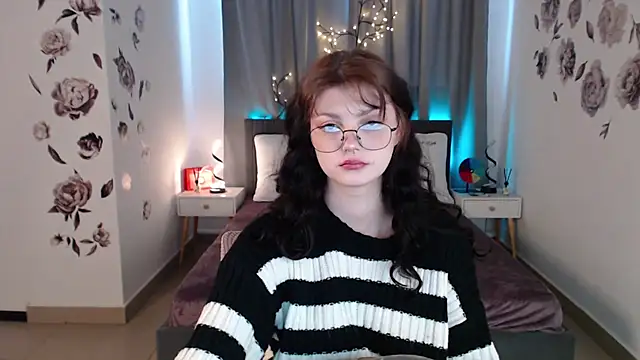 Snapshot of MileyRood chatting on 24, 11, 2025 MileyRood online show from 24, 11, 2025