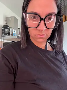 LaPetiteKim online show from 9, 2, 2026