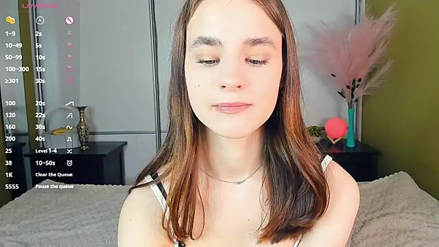 Snapshot of JinnyMcie chatting on 3, 4, 2026 JinnyMcie online show from 3, 4, 2026