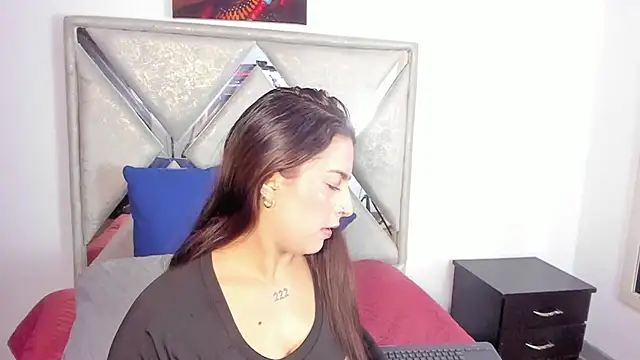 mia fox4 online show from 24, 10, 2025