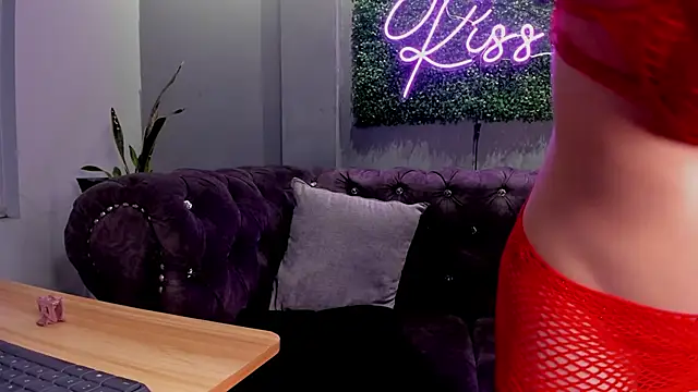 Snapshot of scarlettvelvet_ chatting on 11, 11, 2025 scarlettvelvet online show from 11, 11, 2025