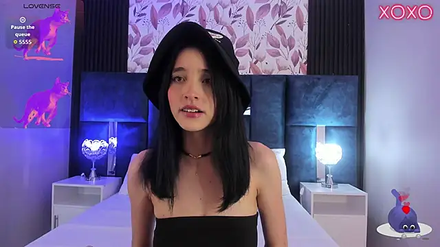 MeganR  online show from 13, 1, 2026