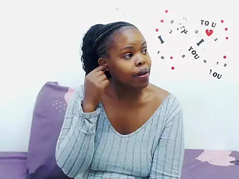 XYummyDoll32 online show from 13, 10, 2025