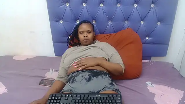 XYummyDoll32 online show from 22, 10, 2025