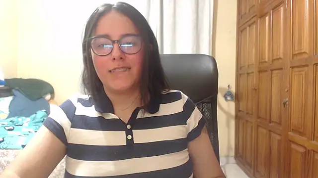 Snapshot of Venus_cat_ chatting on 10, 3, 2026 Venus cat online show from 10, 3, 2026