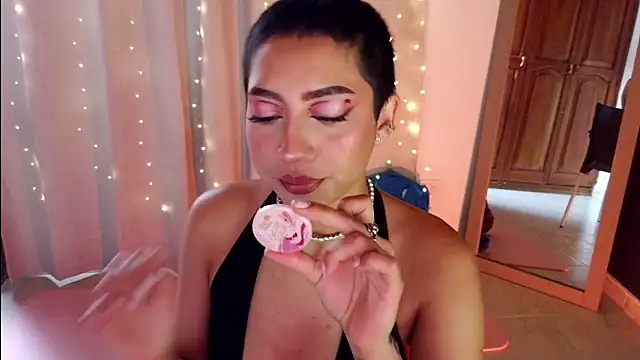 Snapshot of emma_web_ chatting on 5, 3, 2026 emma web online show from 5, 3, 2026