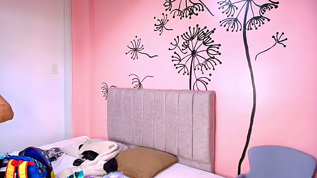 scarlet milf  online show from 9, 10, 2025