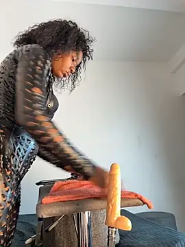 MerliaSsomer online show from 21, 10, 2025