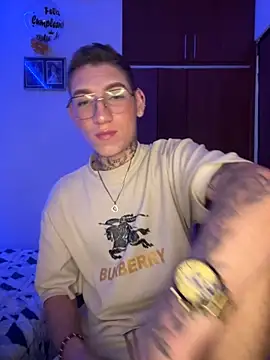 hotxxx 2012 online show from 4, 10, 2025