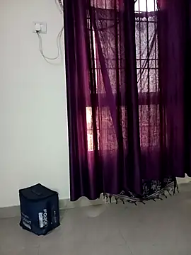 Snapshot of Kitty_18teen chatting on 24, 11, 2025 Kitty 18teen online show from 24, 11, 2025