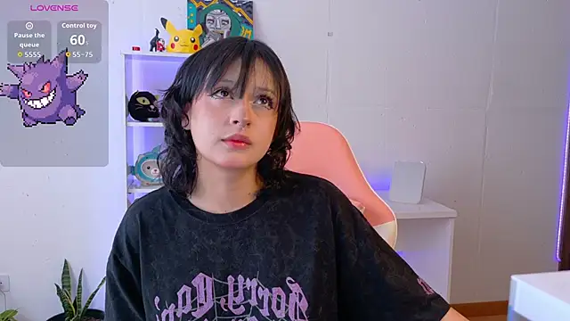 Sallie Doll online show from 4, 11, 2025