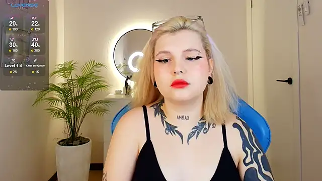 Shad0wPurr online show from 17, 10, 2025