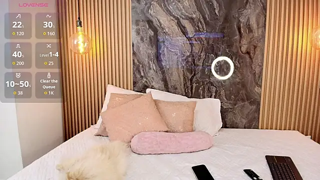 Snapshot of Pocahontas_sun chatting on 13, 10, 2025 Pocahontas sun online show from 13, 10, 2025