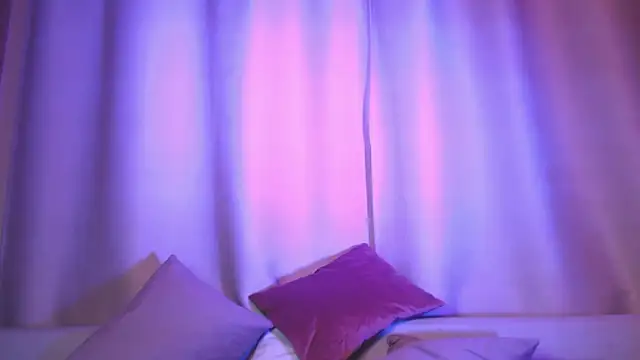 Snapshot of SophieDiamond_Xx chatting on 9, 10, 2025 SophieDiamond Xx online show from 9, 10, 2025