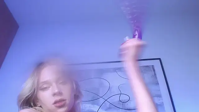 Snapshot of SophieDiamond_Xx chatting on 15, 10, 2025 SophieDiamond Xx online show from 15, 10, 2025