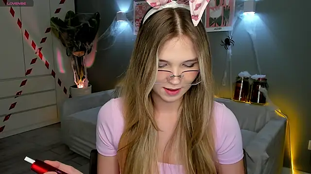 Snapshot of linakorvin chatting on 30, 10, 2025 linakorvin online show from 30, 10, 2025