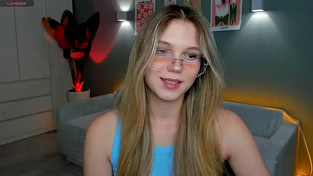 Snapshot of linakorvin chatting on 5, 11, 2025 linakorvin online show from 5, 11, 2025