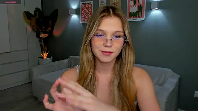 Snapshot of linakorvin chatting on 15, 11, 2025 linakorvin online show from 15, 11, 2025