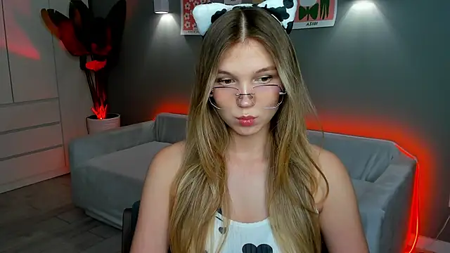 Snapshot of linakorvin chatting on 23, 11, 2025 linakorvin online show from 23, 11, 2025