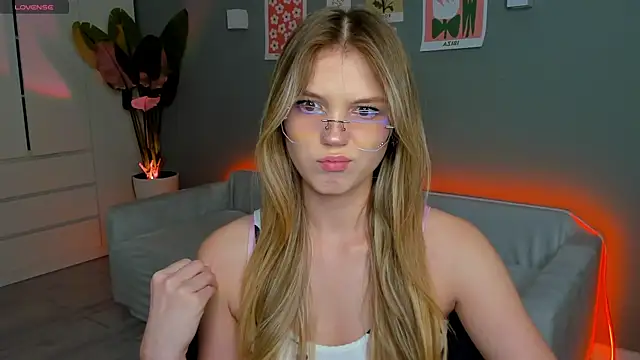 Snapshot of linakorvin chatting on 29, 11, 2025 linakorvin online show from 29, 11, 2025