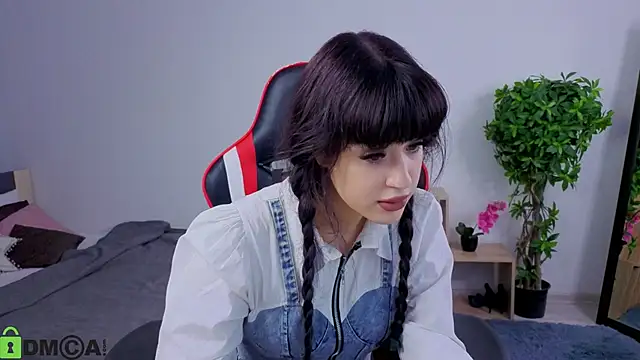 Erika peach online show from 4, 10, 2025