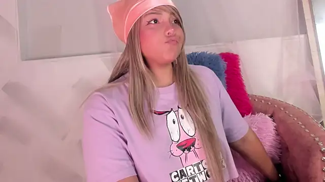 Molly Logan online show from 26, 11, 2025