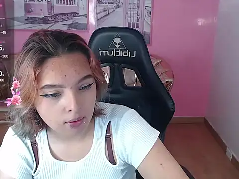 mia foster t online show from 31, 10, 2025