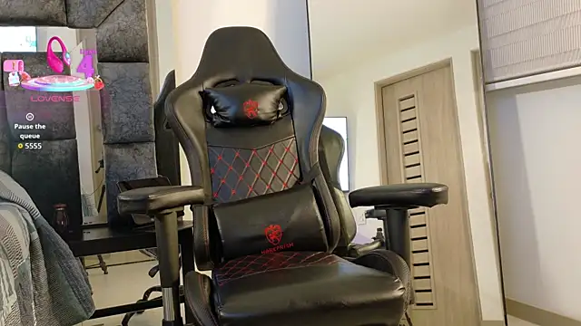 Snapshot of johnjaguar1_ chatting on 9, 10, 2025 johnjaguar1 online show from 9, 10, 2025