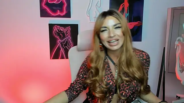 Queen Violetta  online show from 2, 10, 2025