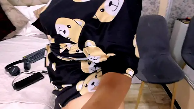 Clohe Bell online show from 9, 1, 2026