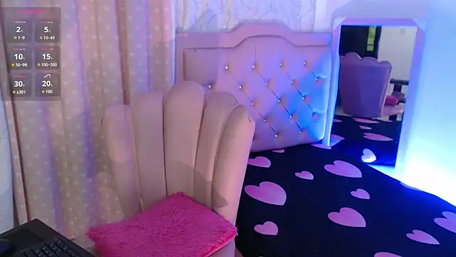 nikki skinny  online show from 11, 10, 2025