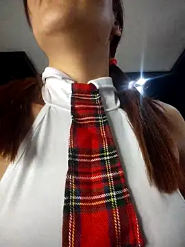 nikki skinny  online show from 29, 11, 2025