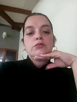 reynavipsex online show from 3, 10, 2025