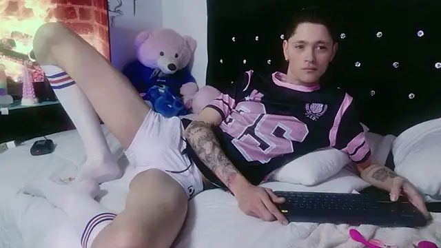 Tyler cat online show from 10, 11, 2025