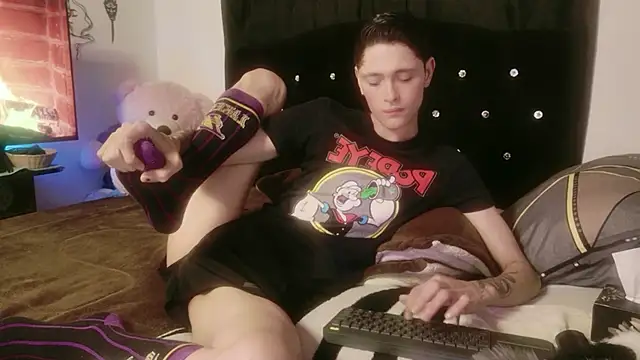 Tyler cat online show from 14, 11, 2025