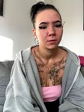 YoungZoexx online show from 9, 10, 2025