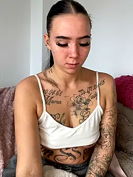 YoungZoexx online show from 15, 10, 2025