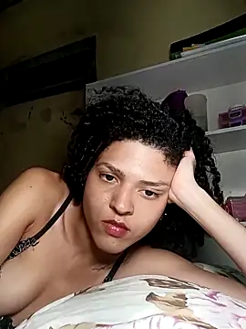 Snapshot of Larissinhamm chatting on 11, 10, 2025 Larissinhamm online show from 11, 10, 2025