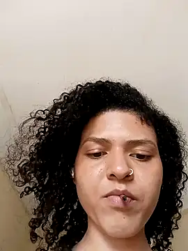 Snapshot of Larissinhamm chatting on 12, 10, 2025 Larissinhamm online show from 12, 10, 2025