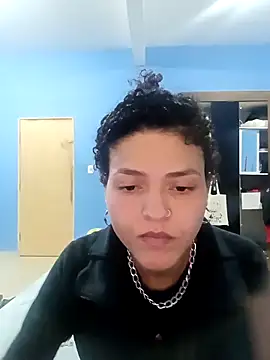 Snapshot of Larissinhamm chatting on 23, 10, 2025 Larissinhamm online show from 23, 10, 2025