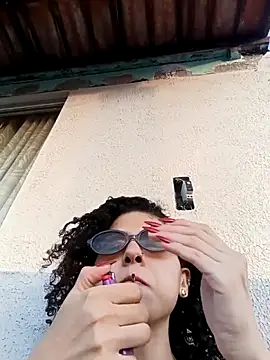 Snapshot of Larissinhamm chatting on 1, 11, 2025 Larissinhamm online show from 1, 11, 2025